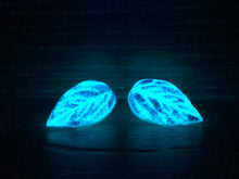 PerfectlyPurple - glow leaf stud earrings