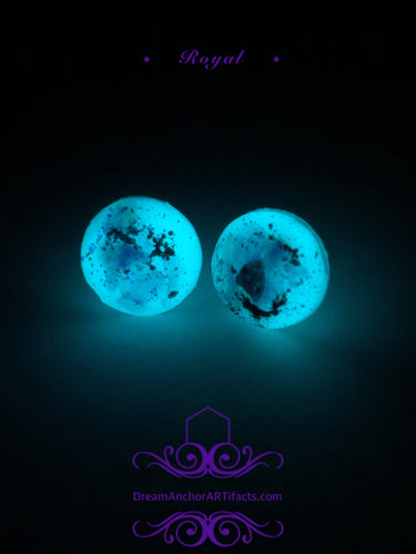Royal full moon stud earrings