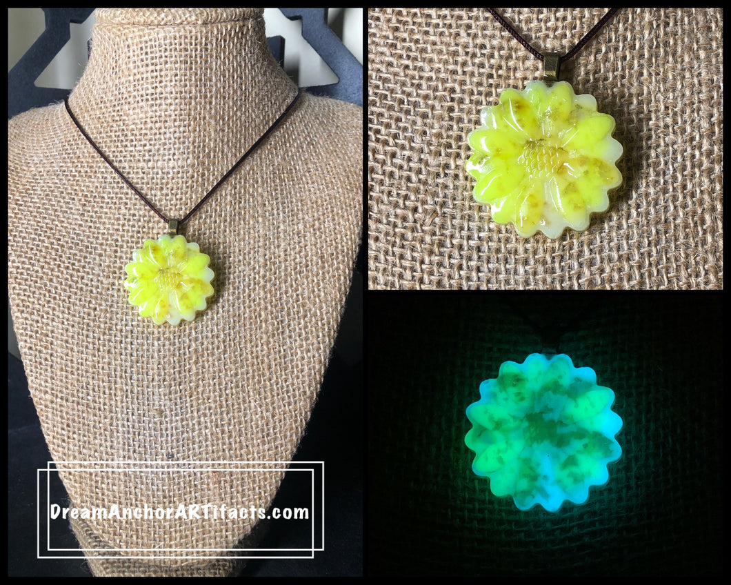 Electric Flower- yellow glow necklace