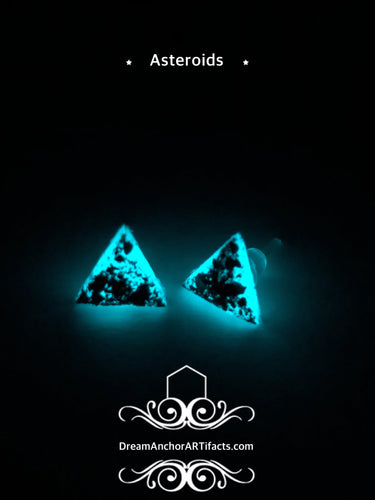 Asteroids triangle stud earrings