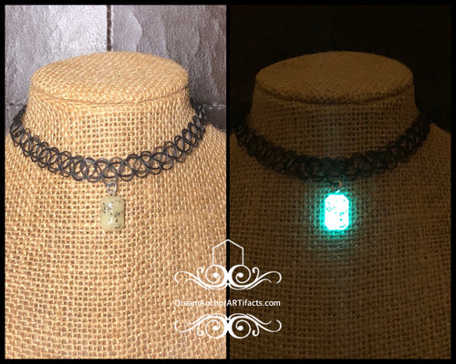 Eternal Glow-emerald charm choker