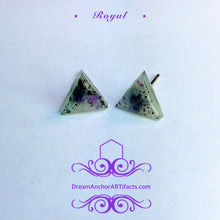 Royal triangle stud earrings